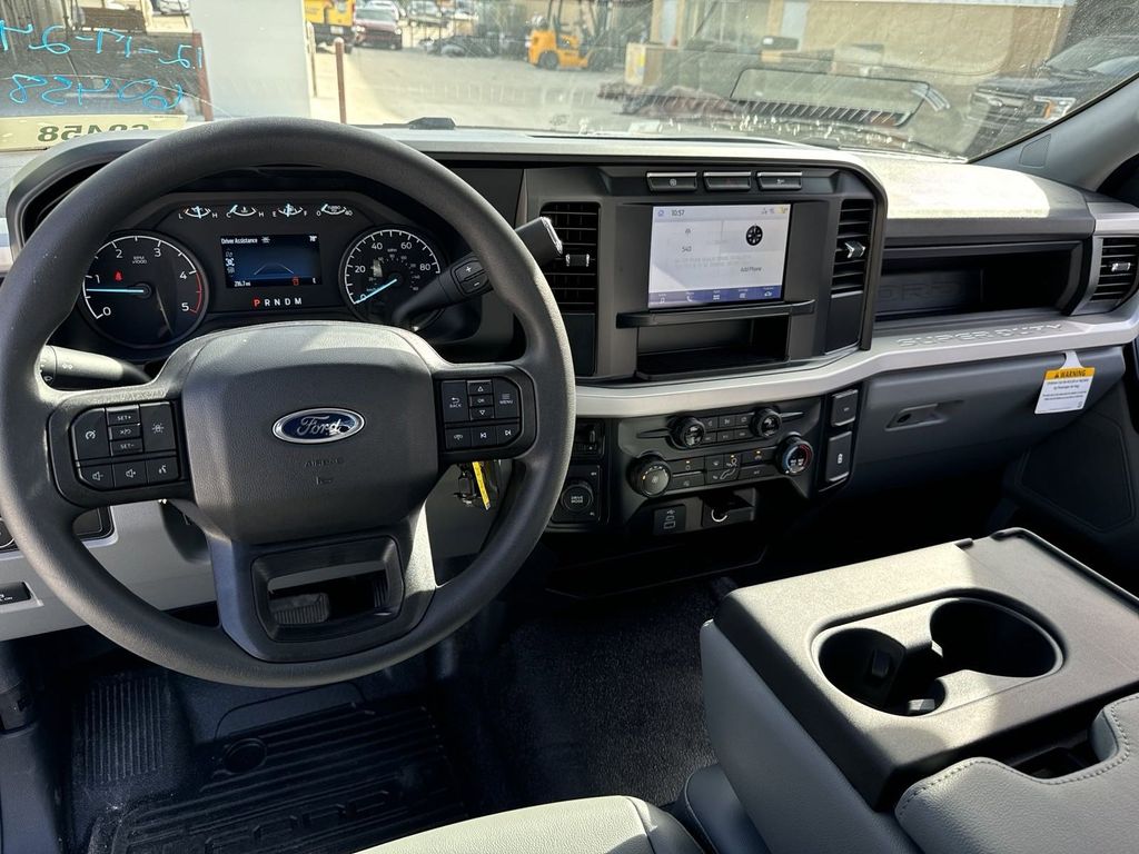 2024 Ford F-350 XL photo 4