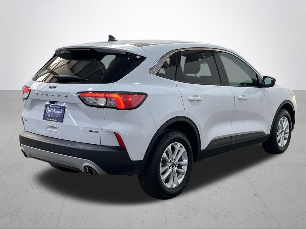 2022 Ford Escape Hybrid SE photo 5