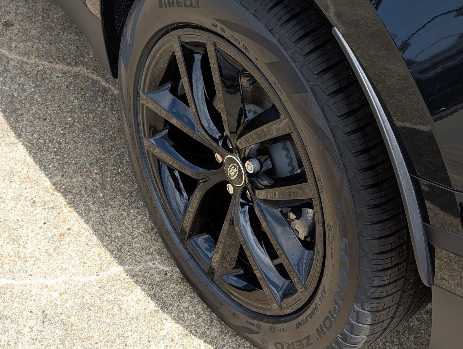 2026 Land Rover Range Rover Velar S photo 12