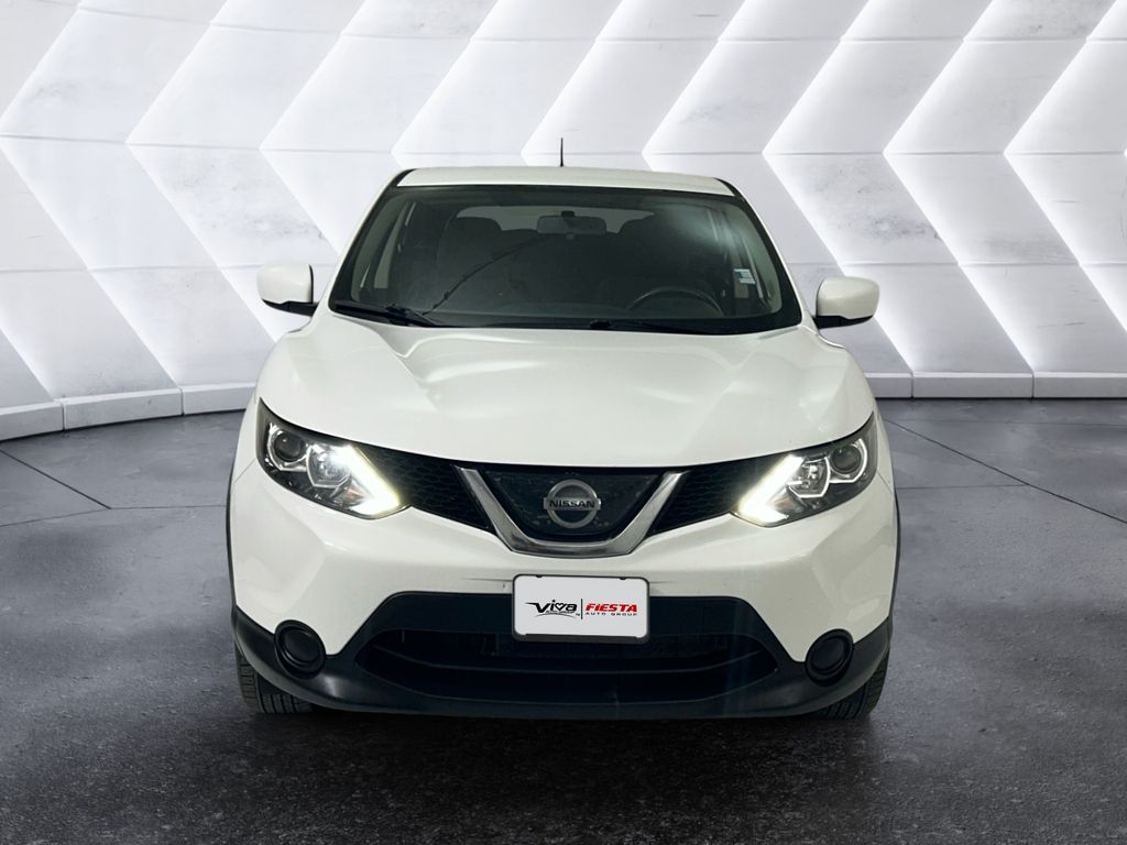 2019 Nissan Rogue Sport S photo 2