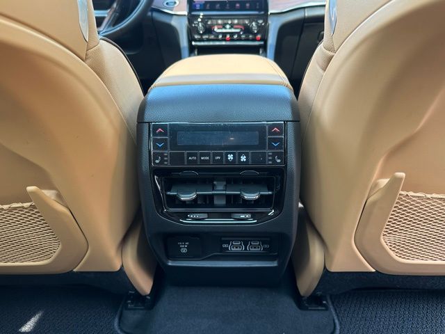 2025 Jeep Grand Cherokee Summit photo 34