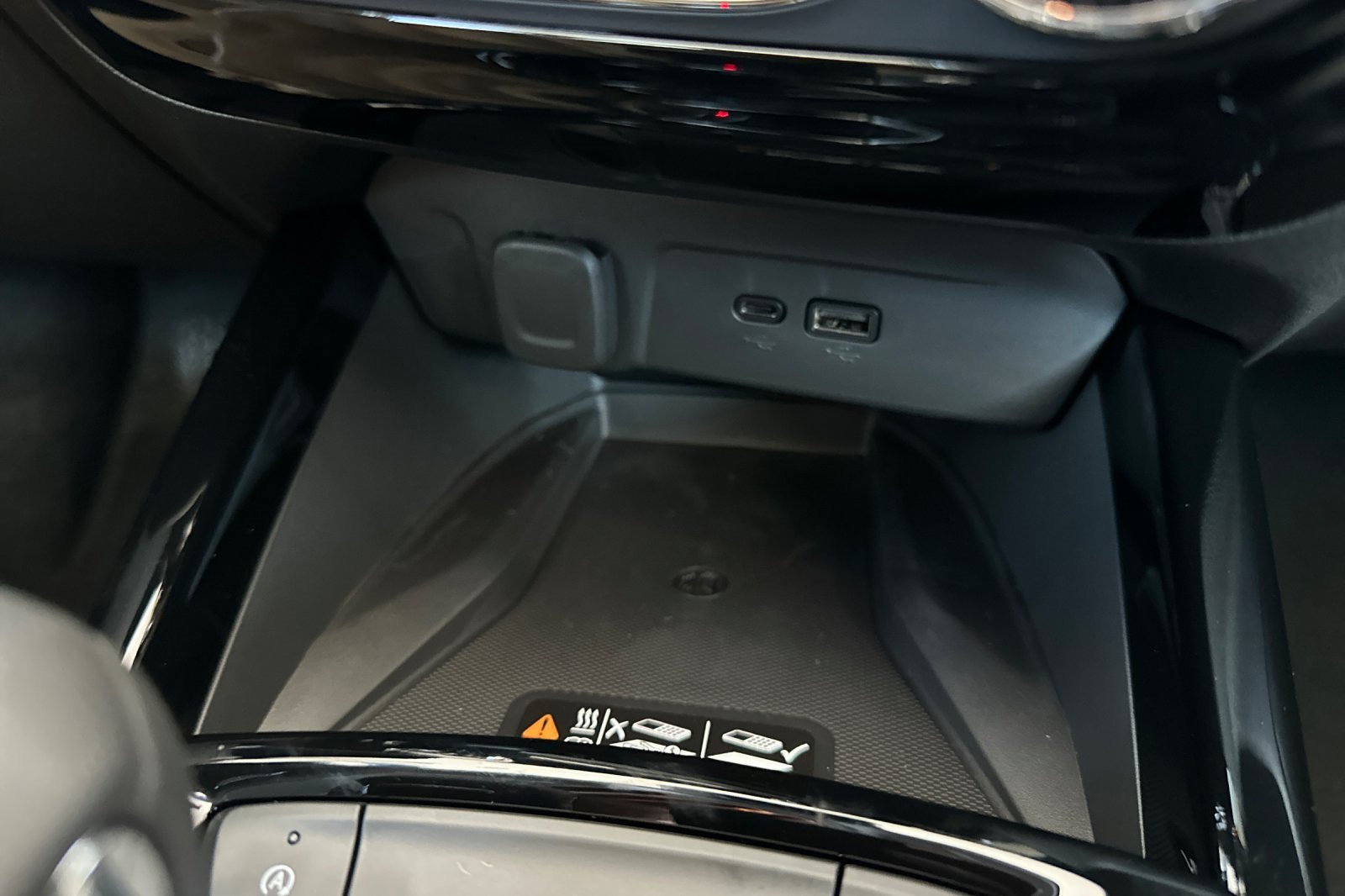 2025 Chevrolet Trax LT photo 27