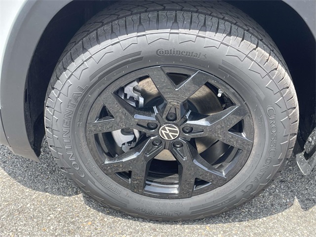 2025 Volkswagen Atlas Peak Edition SE photo 3