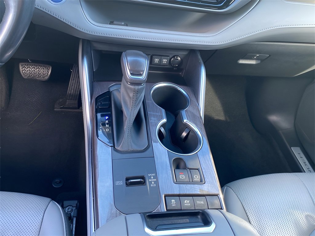 2021 Toyota Highlander Hybrid Limited photo 24