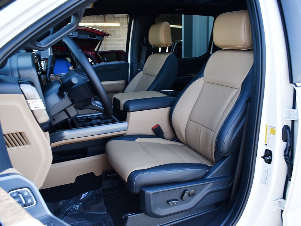 2026 Ford F-350 Lariat photo 4