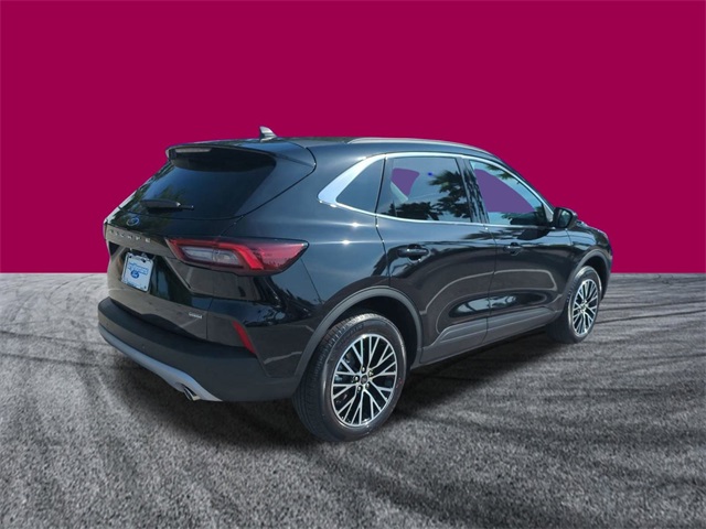 2025 Ford Escape Plug-In Hybrid SE photo 4