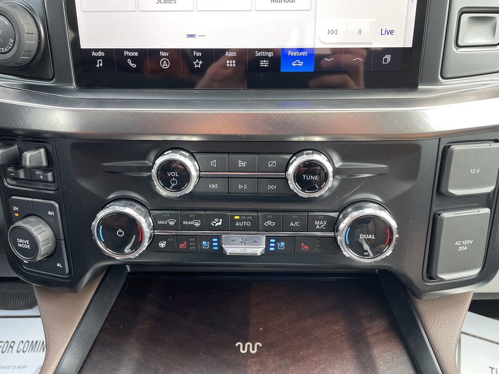 New 2024 Star White Metallic Tri-Coat Ford King Ranch image 51