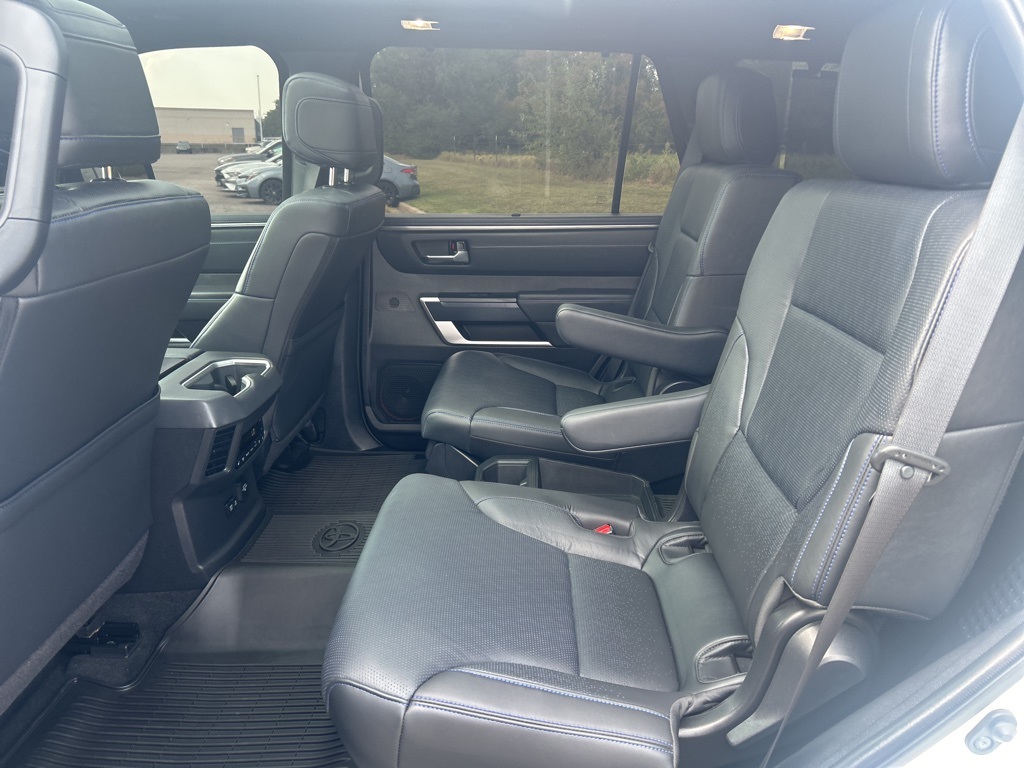 2023 Toyota Sequoia photo 27