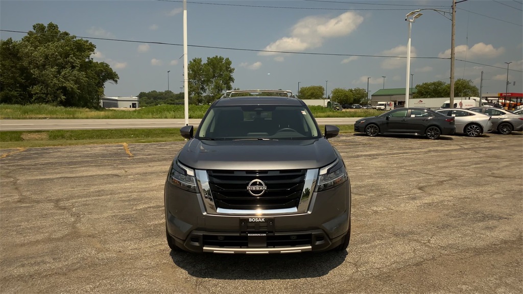 2023 Nissan Pathfinder SL photo 3