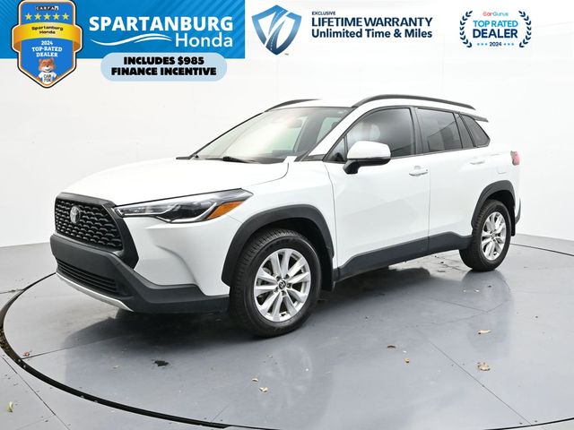 2023 Toyota Corolla Cross LE's photo