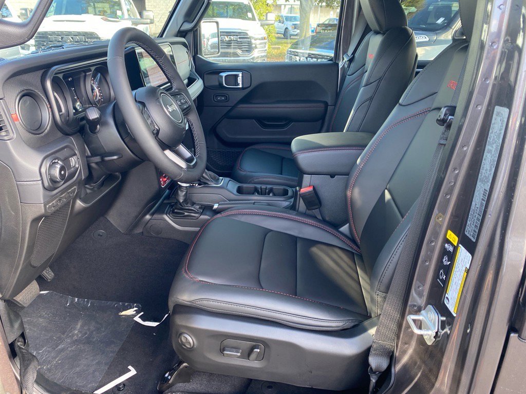 2025 Jeep Wrangler Rubicon photo 5