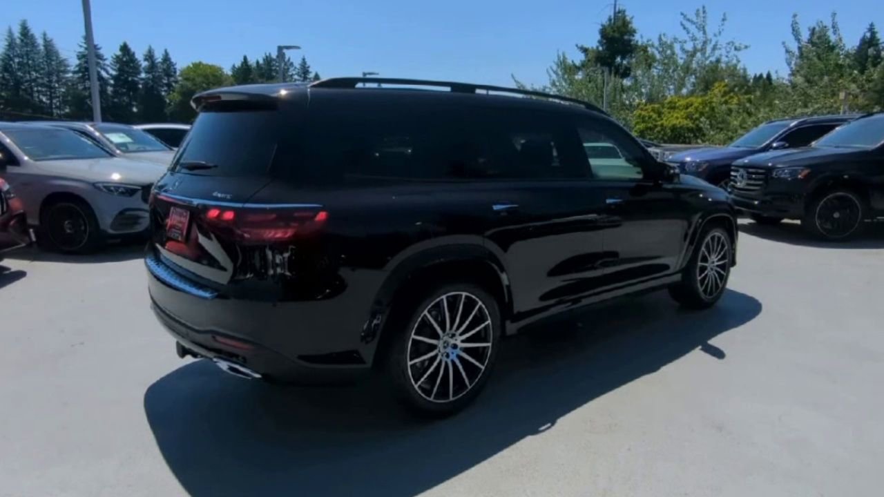 2025 Mercedes Benz G 450 4MATIC photo 2