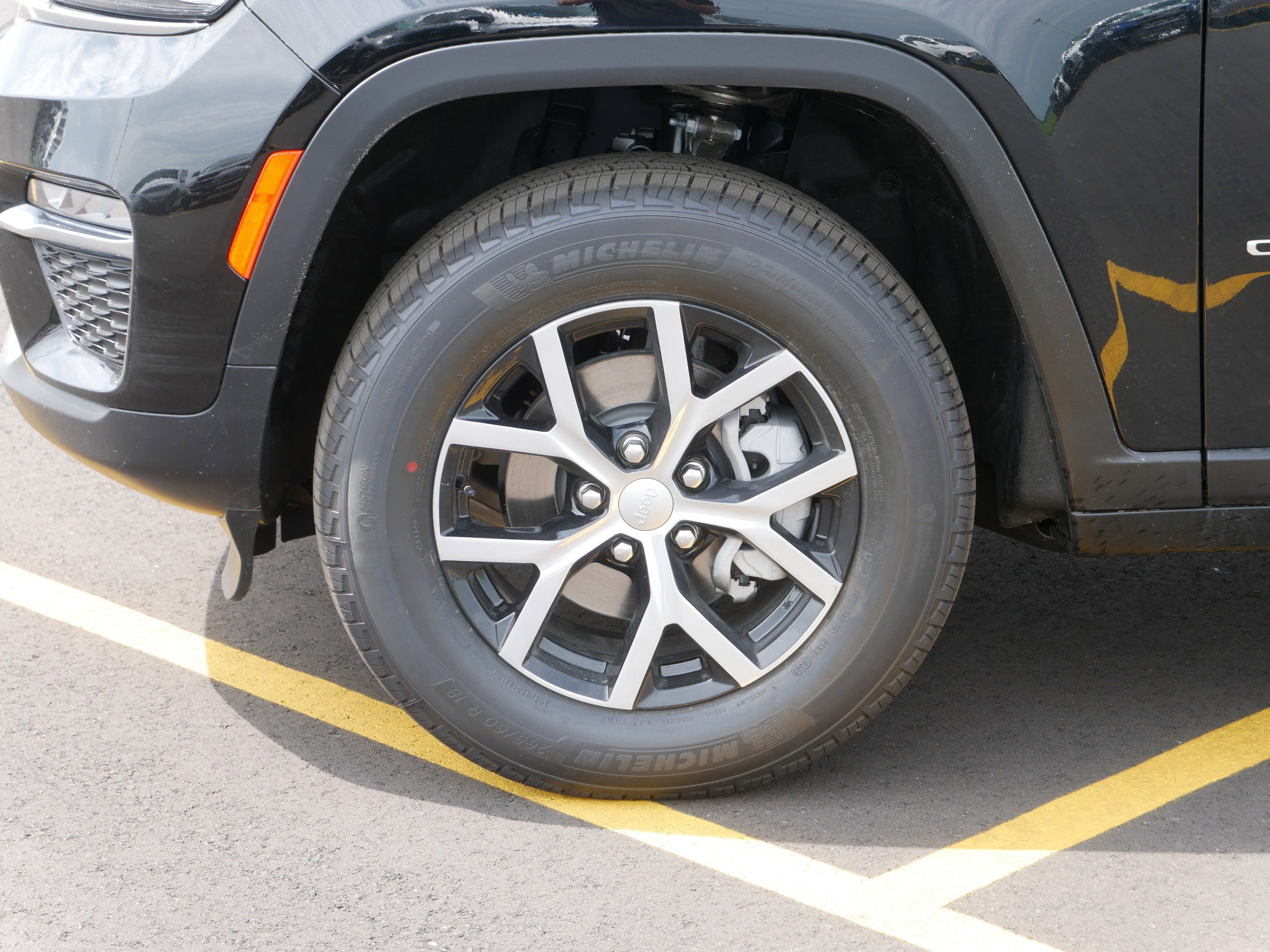 2025 Jeep Grand Cherokee Limited photo 2