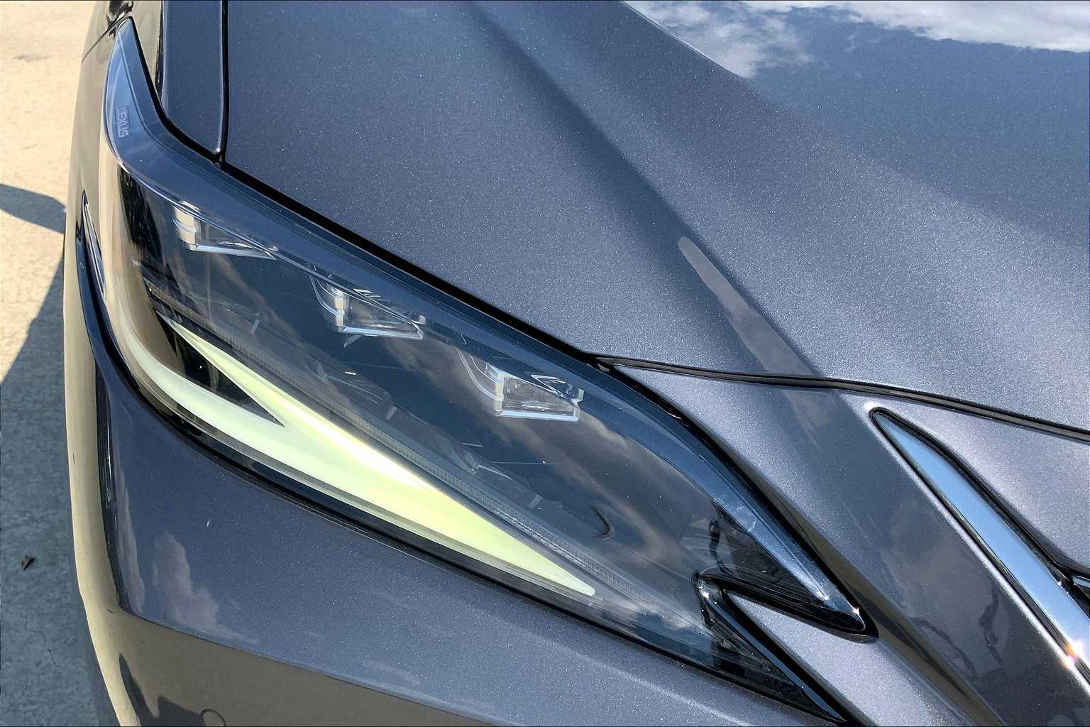 2022 Lexus ES F SPORT Handling photo 27