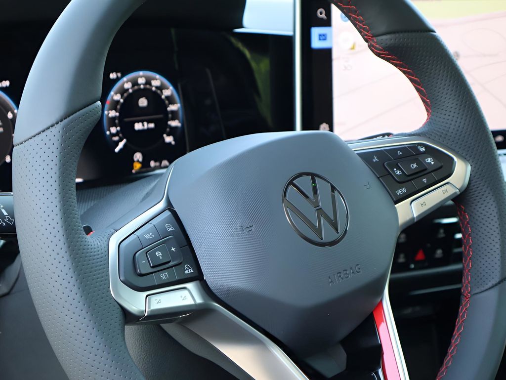 2025 Volkswagen Golf GTI SE photo 16