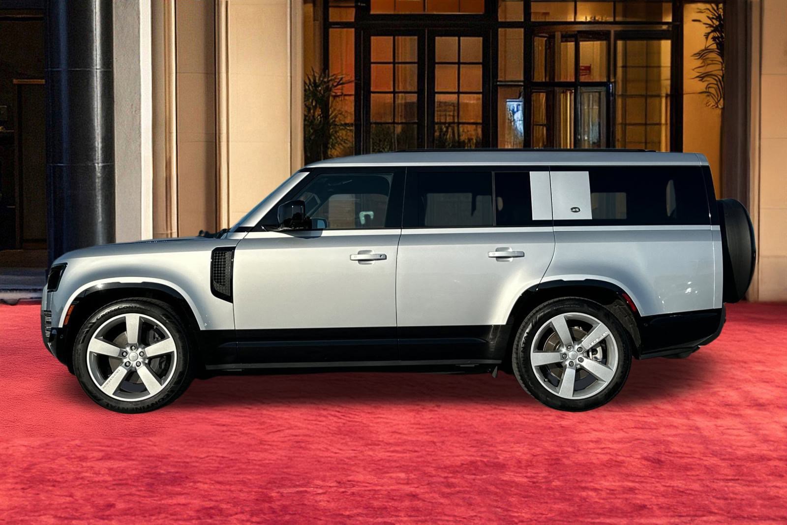 2023 Land Rover Defender X-Dynamic SE photo 2