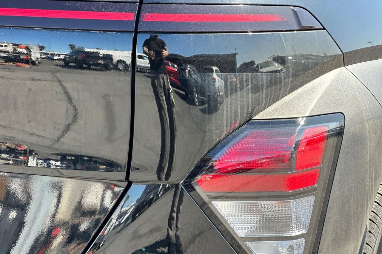 2025 Hyundai Kona SEL photo 26