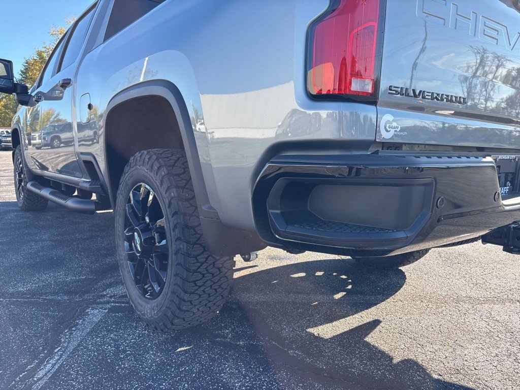 2026 Chevrolet Silverado 2500HD LT photo 4