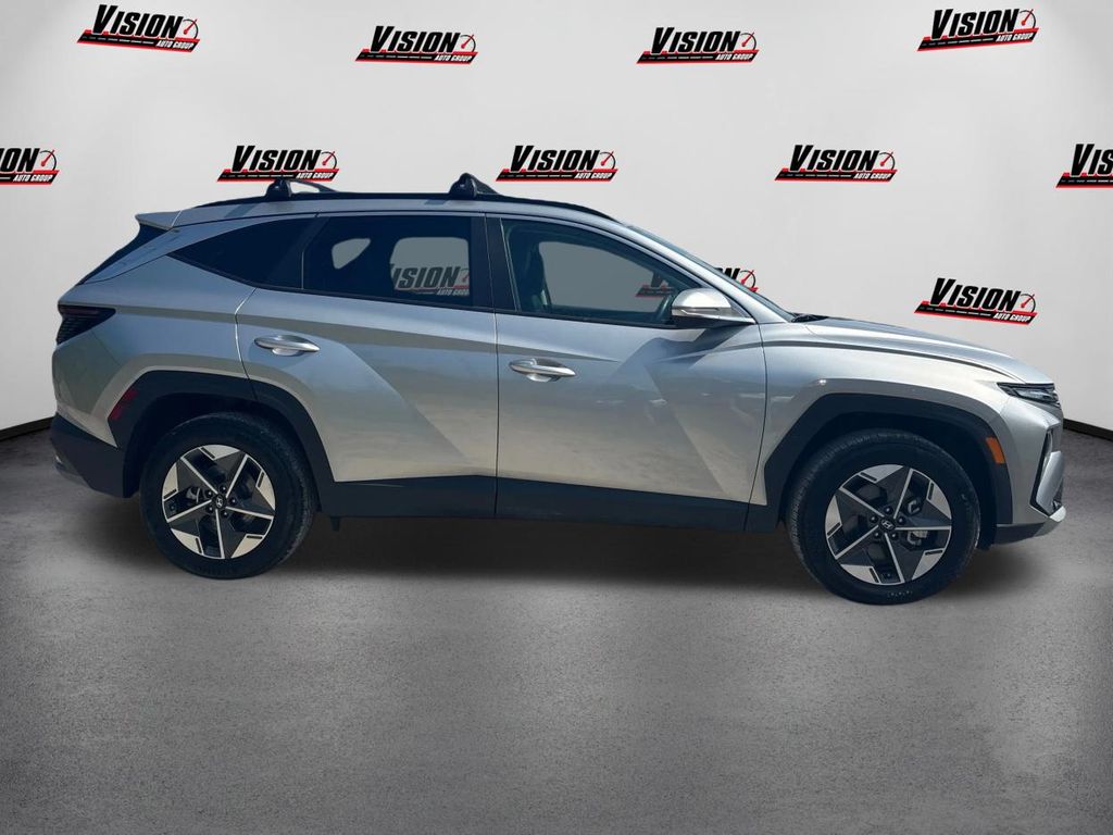 2025 Hyundai Tucson SEL Convenience photo 4