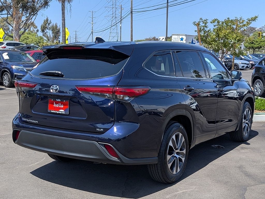 2022 Toyota Highlander XLE photo 7