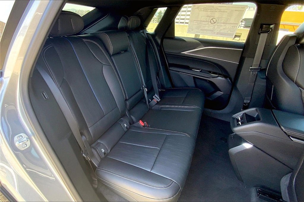2025 Cadillac Lyriq Luxury photo 27