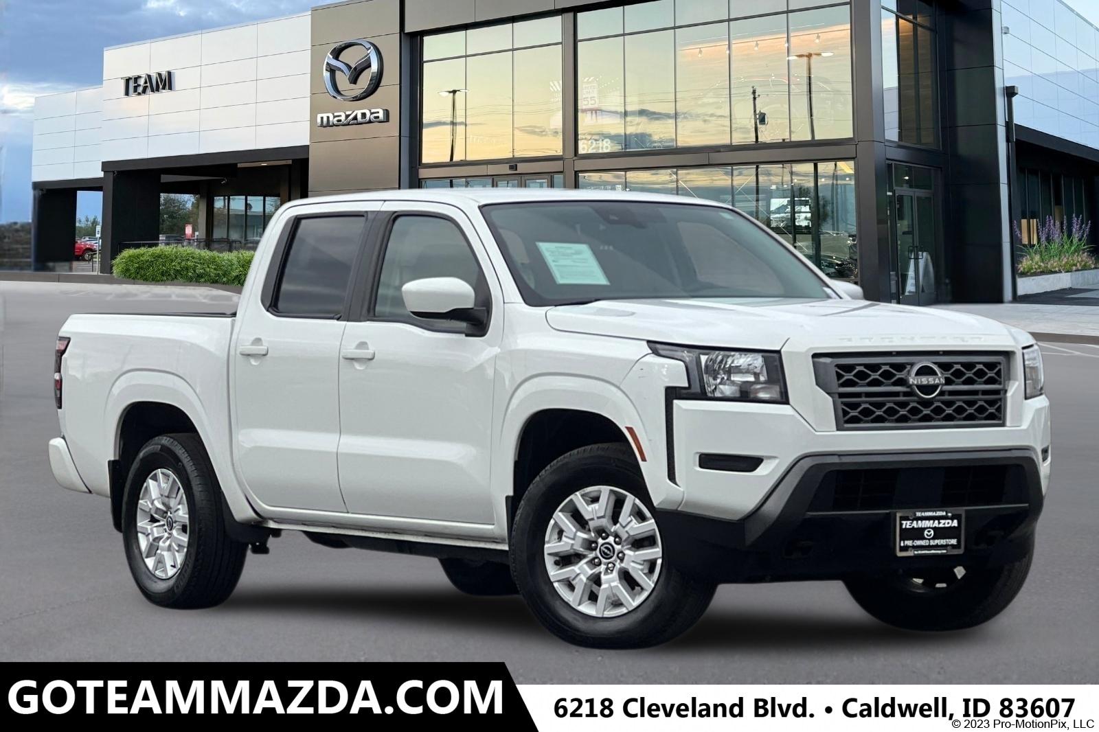 2023 Nissan Frontier SV's photo