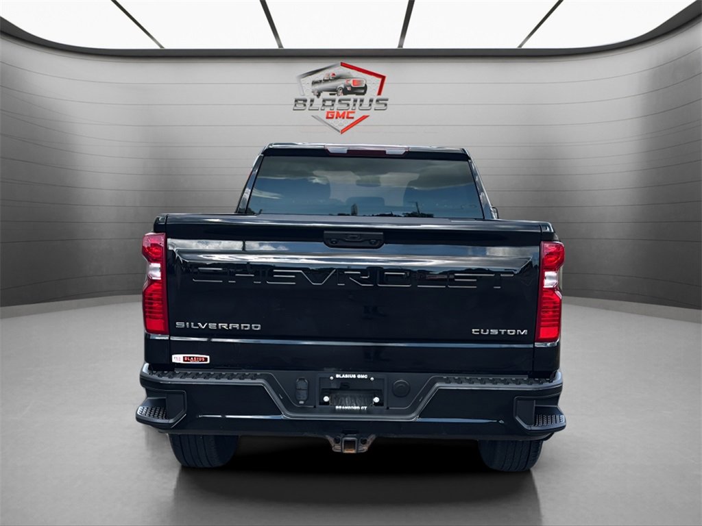 2023 Chevrolet Silverado 1500 Custom photo 3
