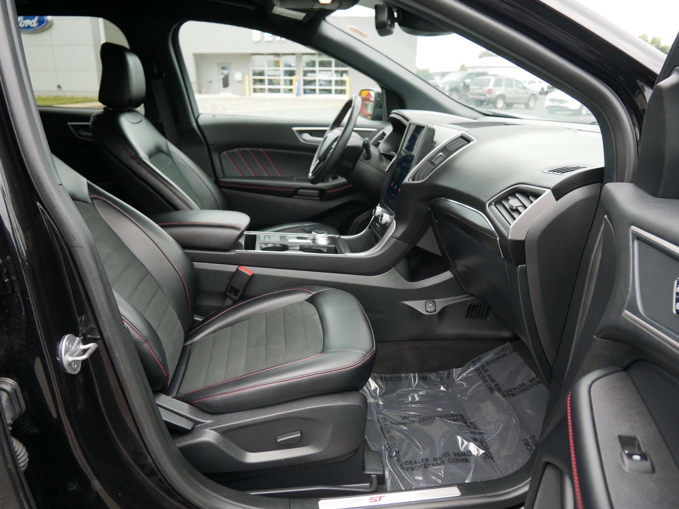 2024 Ford Edge ST-Line photo 11