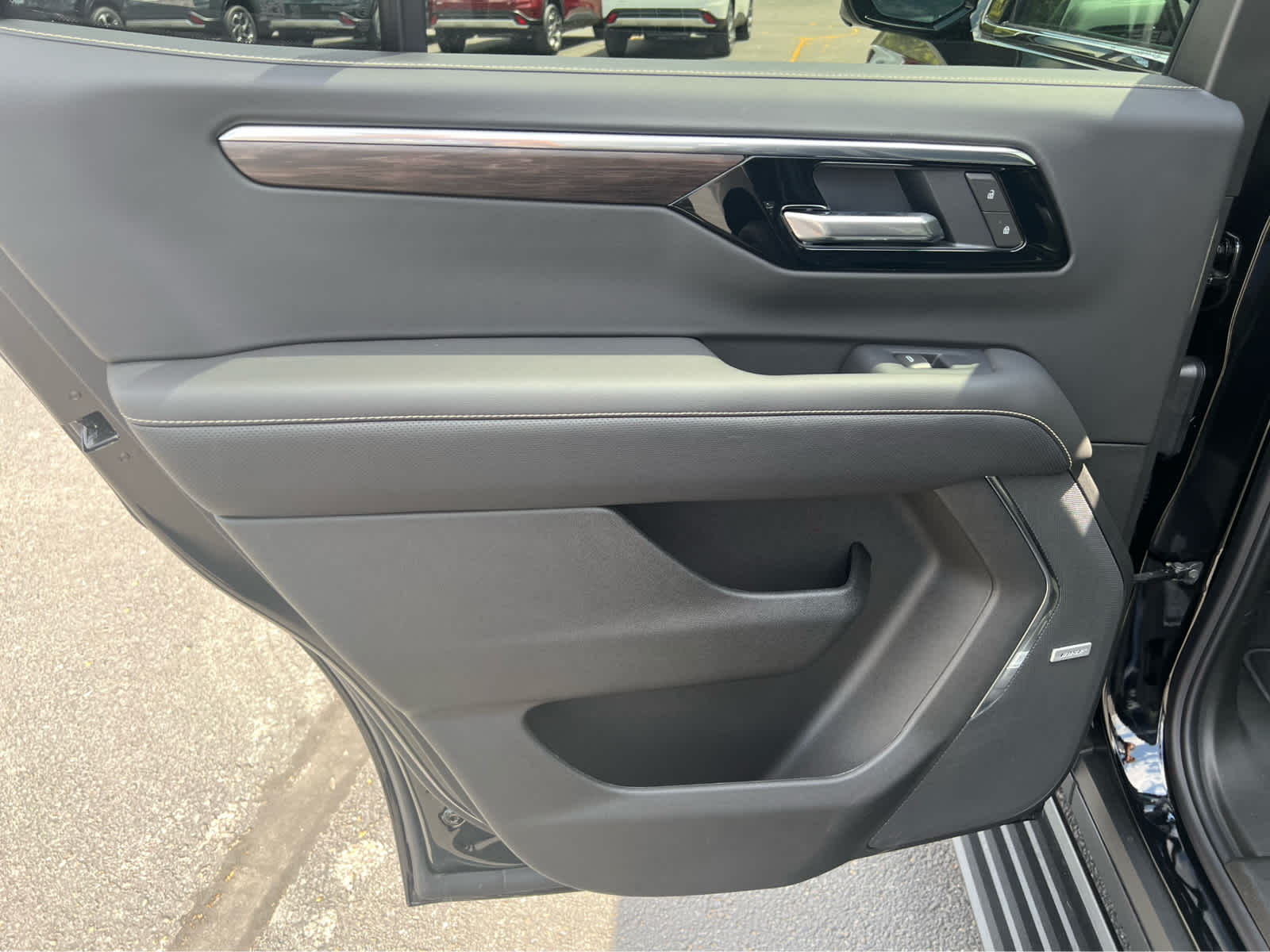 2025 Chevrolet Tahoe Premier photo 25