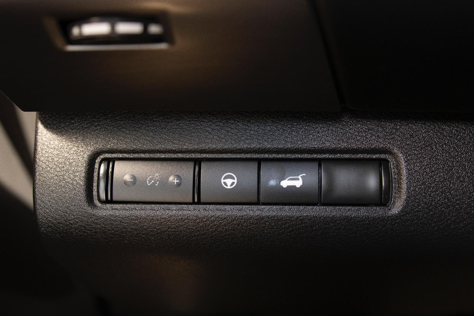 2024 Nissan Pathfinder SL photo 10