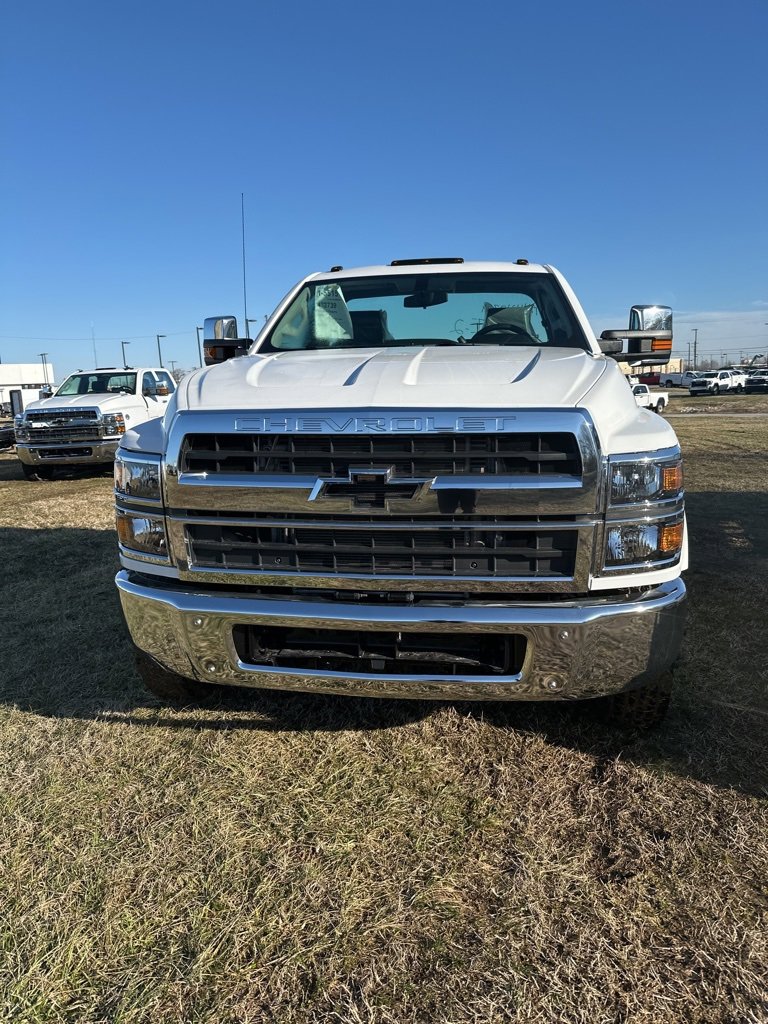 2024 Chevrolet Silverado 4500HD Work Truck photo 2