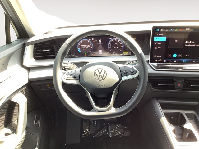 2025 Volkswagen Tiguan SE photo 14