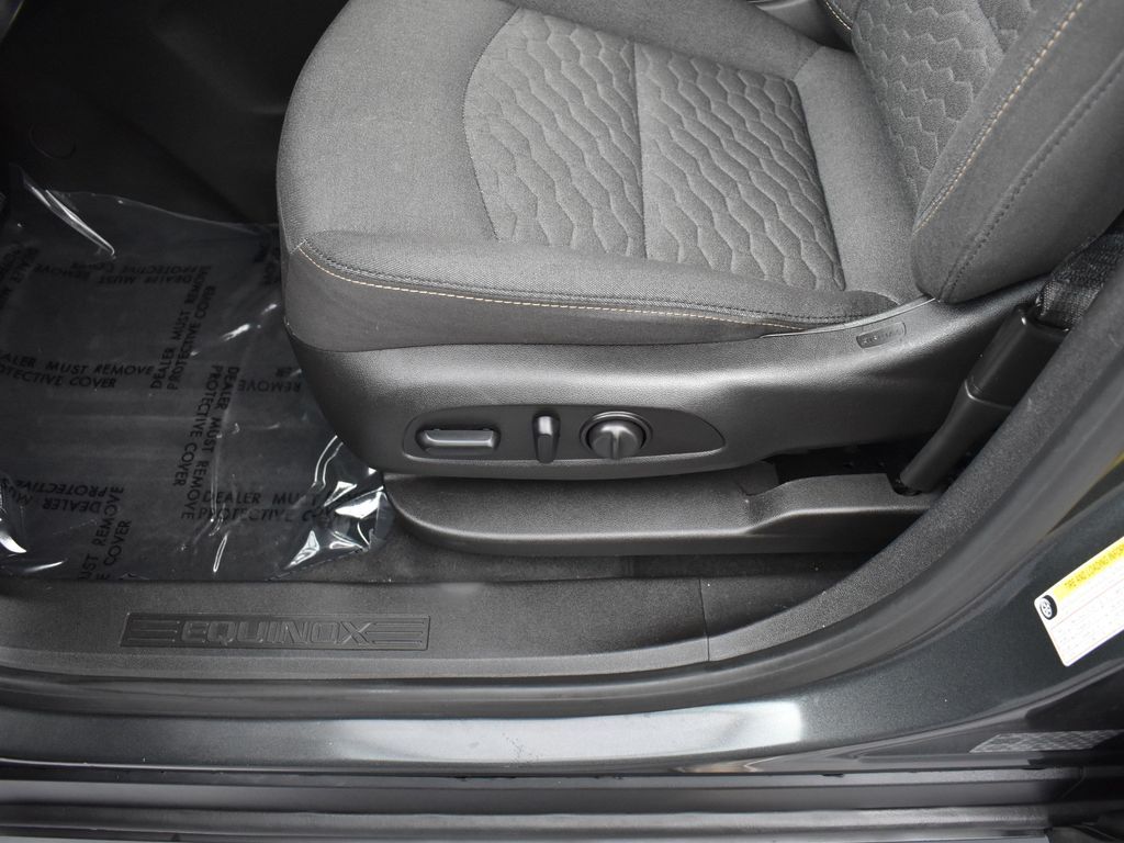 2018 Chevrolet Equinox LT photo 8