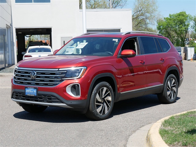 2025 Volkswagen Atlas SEL photo 3