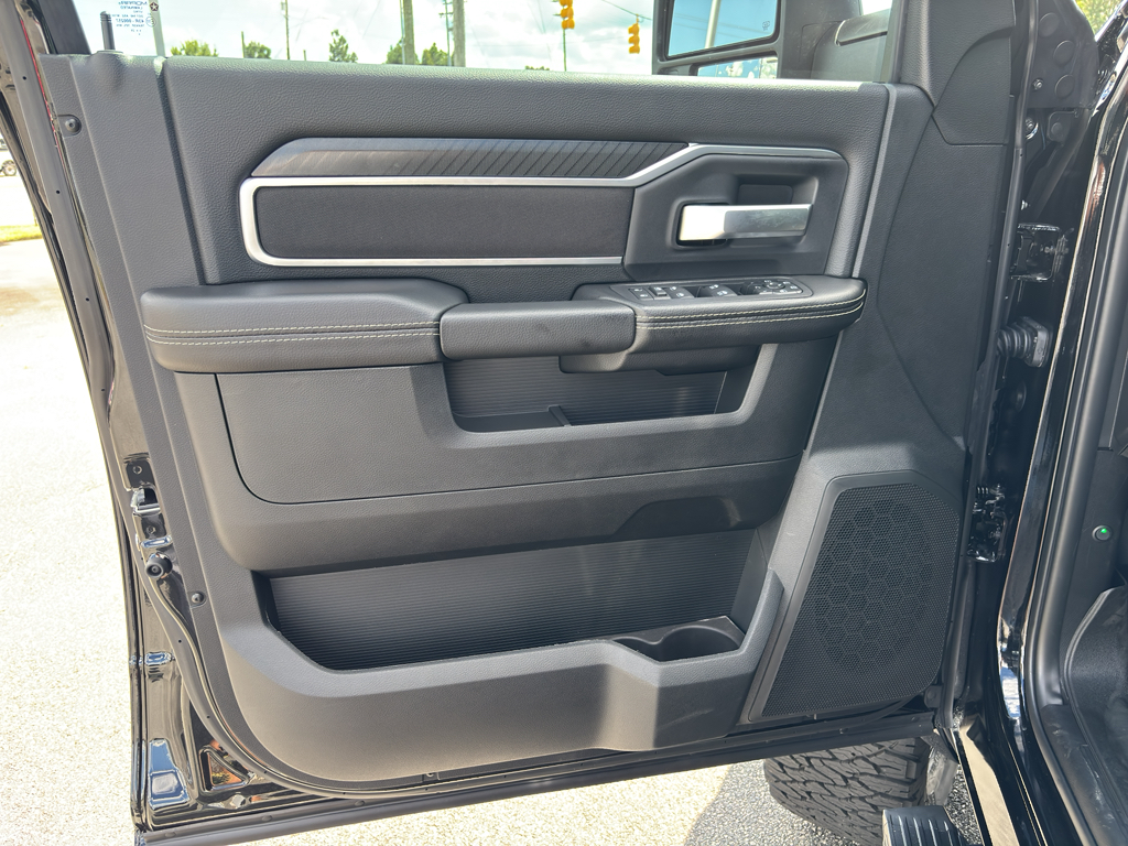 2025 Ram 2500 Big Horn photo 25