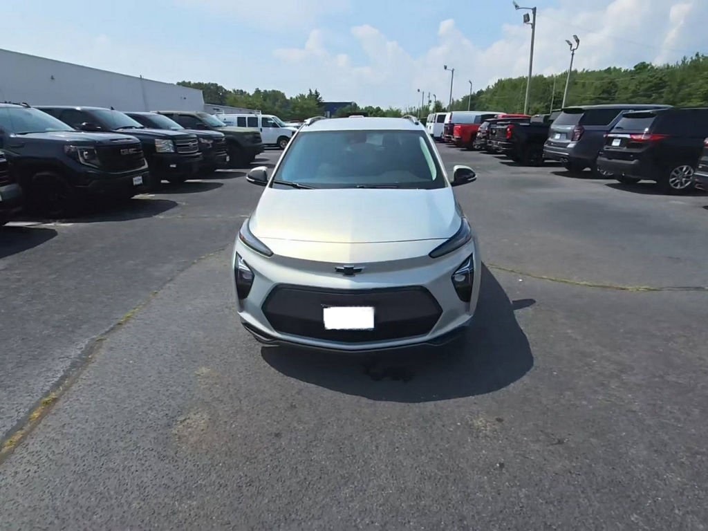 Used 2023 Chevrolet Bolt EUV LT with VIN 1G1FY6S0XP4175452 for sale in Bedford, OH