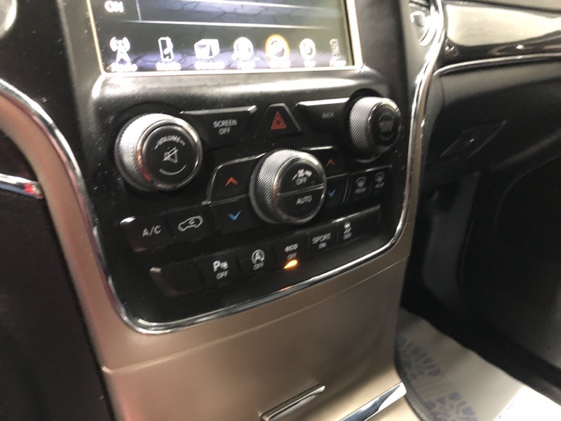 2017 Jeep Grand Cherokee Overland photo 26