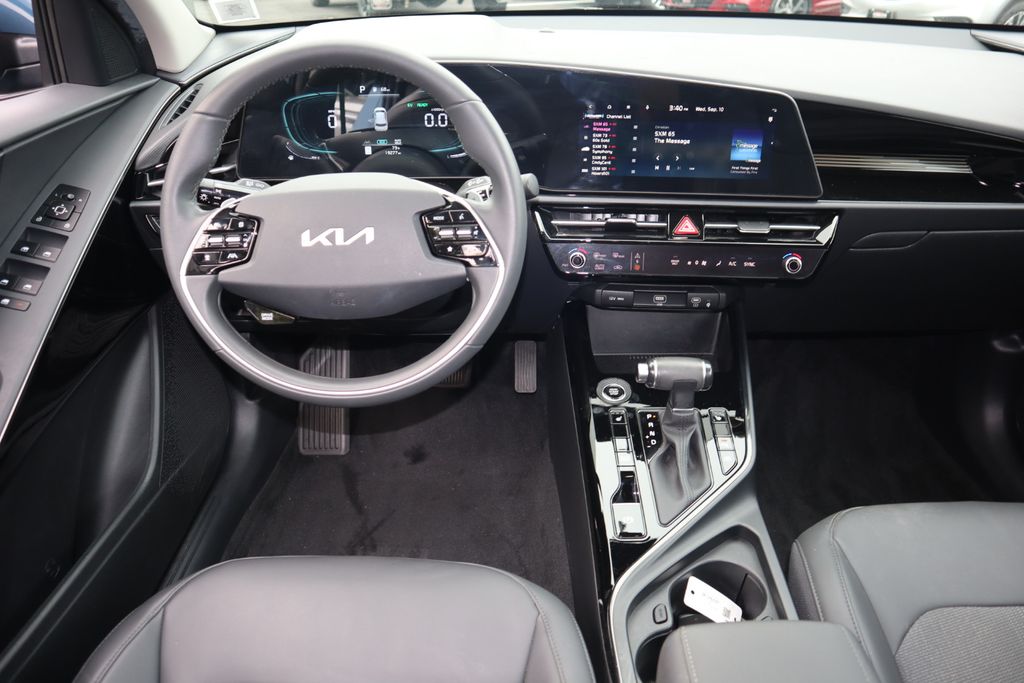 2024 Kia Niro EX photo 13