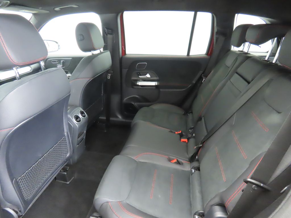 2025 Mercedes Benz GLB 250 photo 20