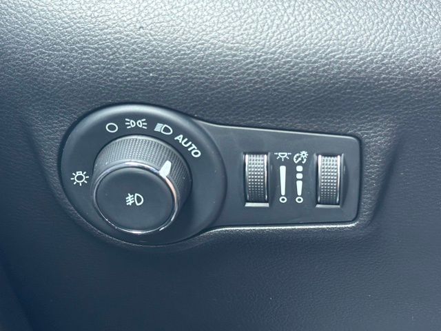 2022 Jeep Compass Latitude Lux photo 17
