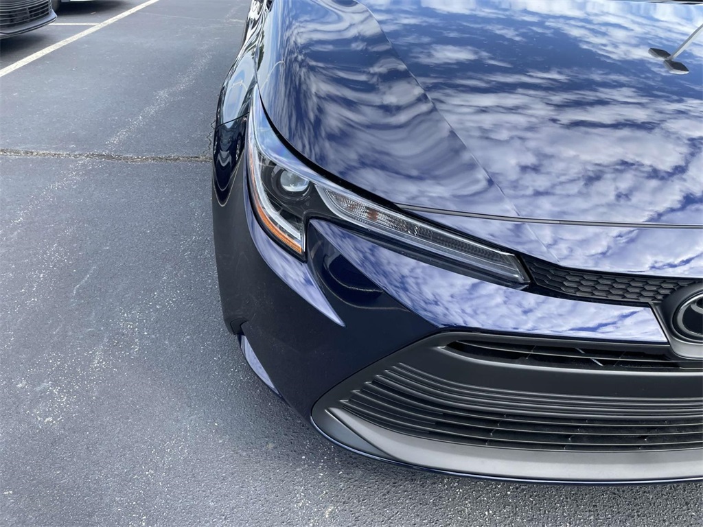 2025 Toyota Corolla LE photo 11