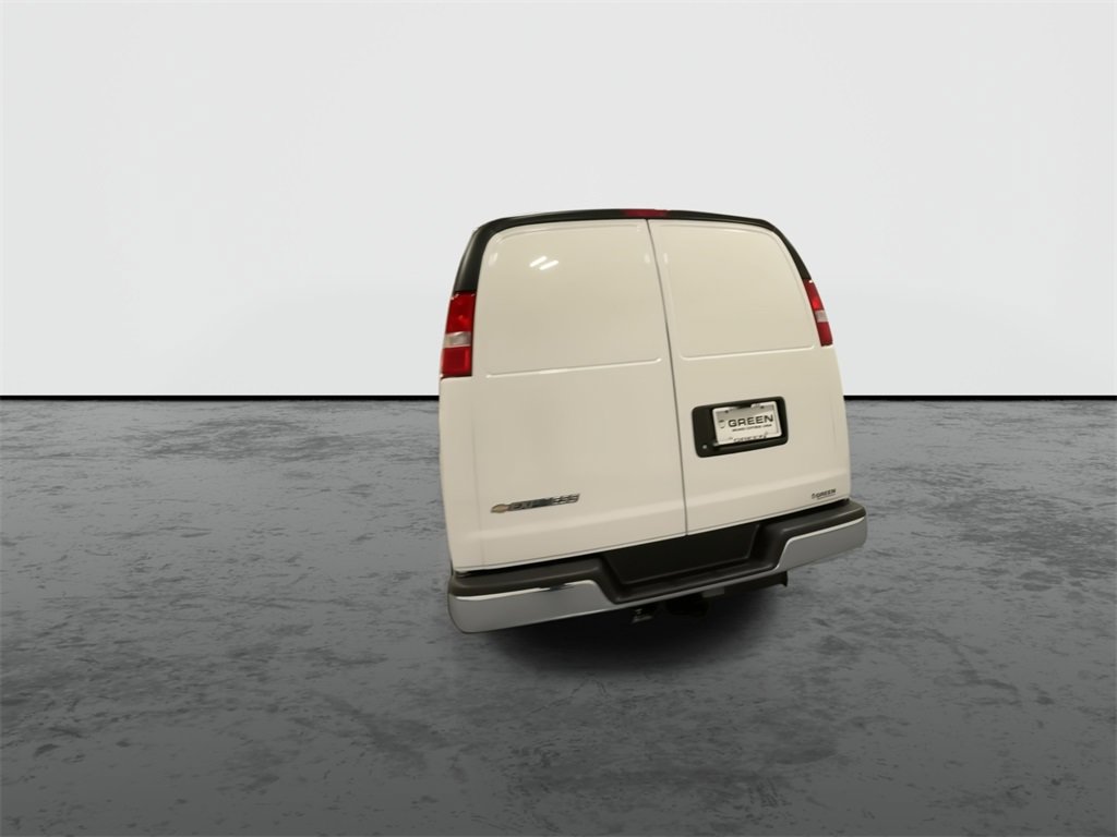 2025 Chevrolet Express Cargo 2500 photo 4