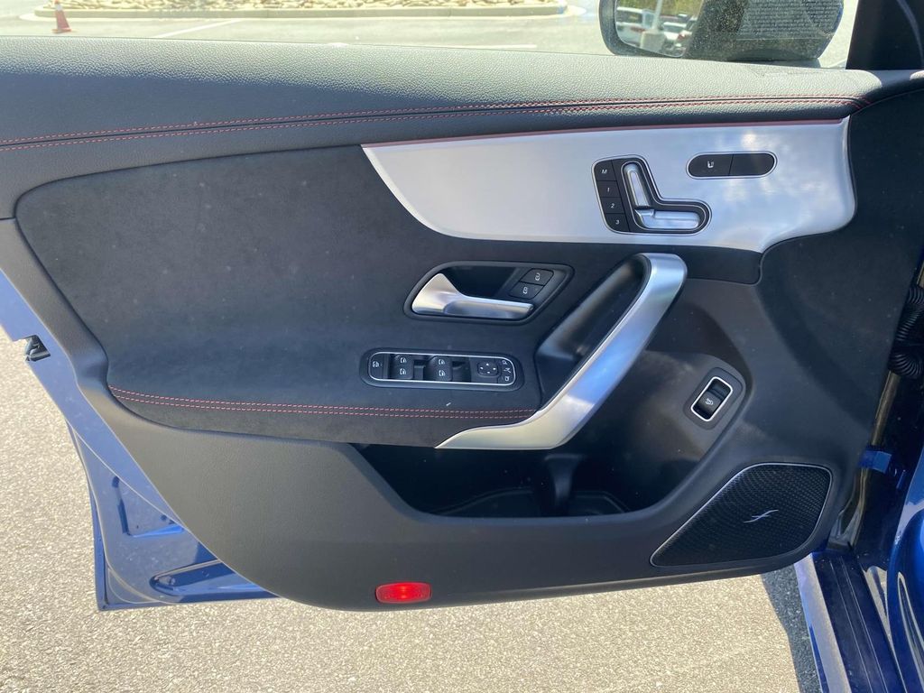 2025 Mercedes Benz CLA 250 photo 13