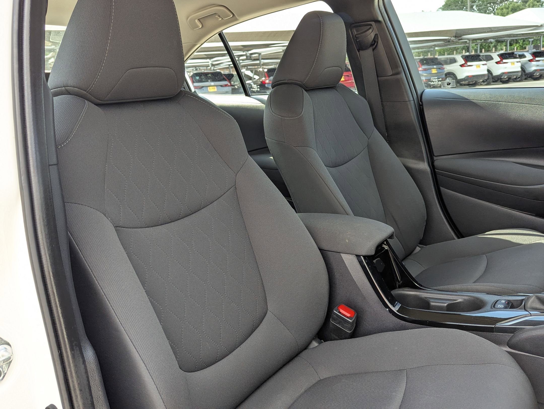 2022 Toyota Corolla LE photo 30