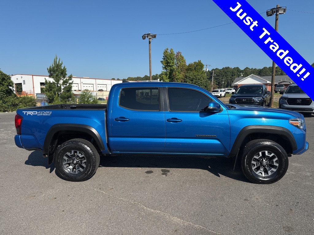 2018 Toyota Tacoma TRD Off-Road photo 2