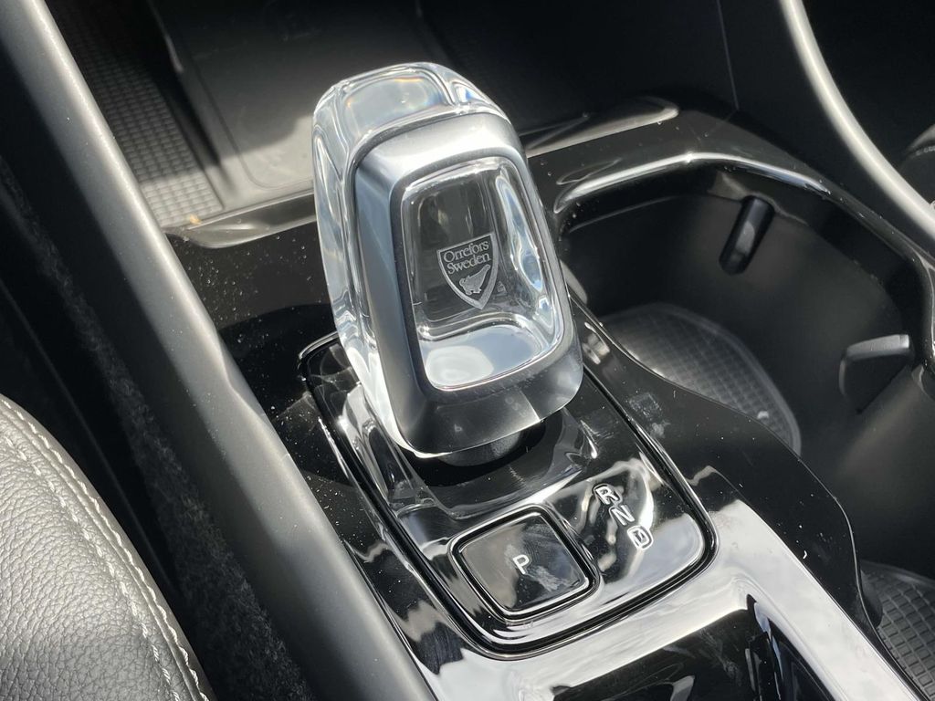 2026 Volvo XC40 AWD Plus photo 21