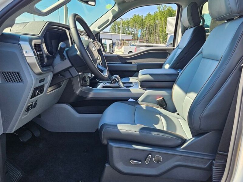 2025 Ford F-150 Lariat photo 5