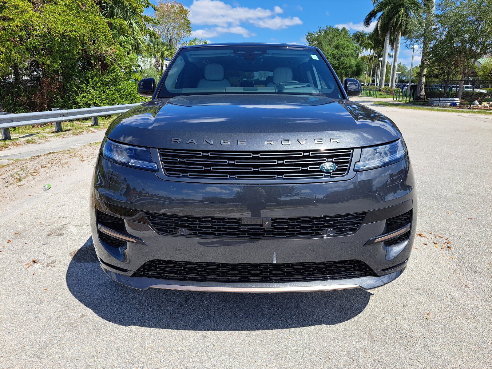 2025 Land Rover Range Rover Sport SE photo 6