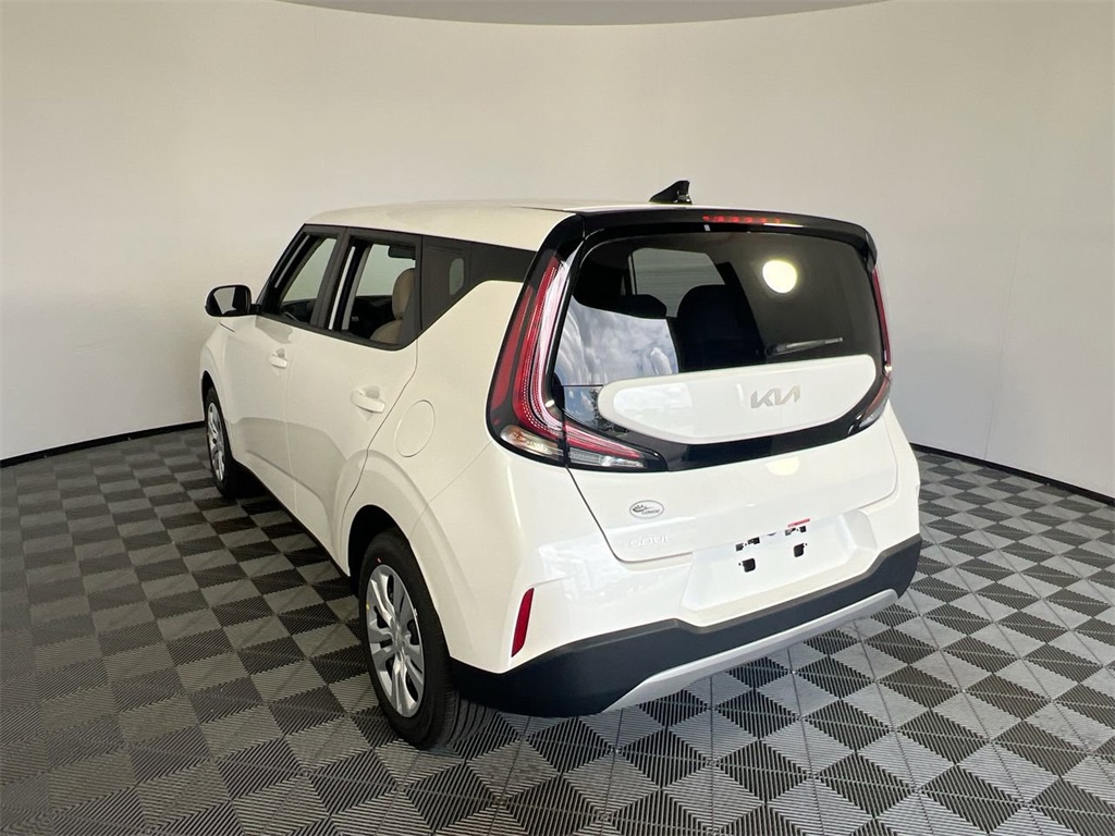 2025 Kia Soul LX S photo 5