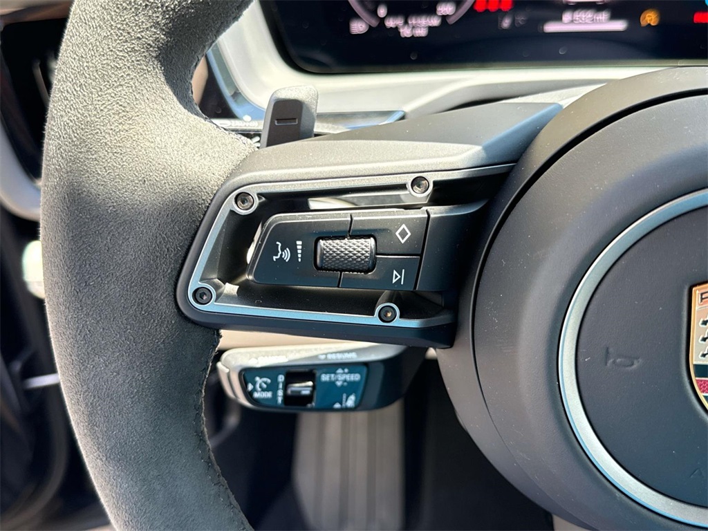 2025 Porsche Panamera 4 photo 27